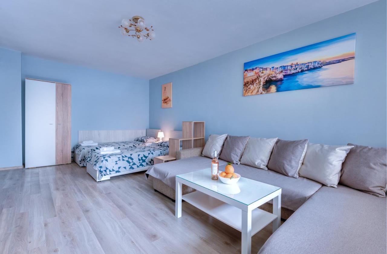 Daisy - 3 Room And Kitchen Apartment In Lazur Burgas Exteriör bild