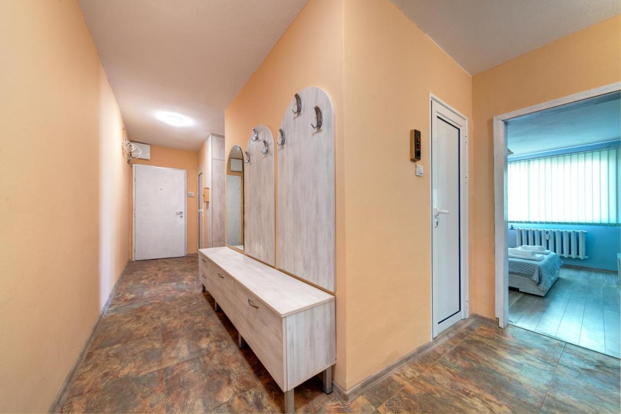 Daisy - 3 Room And Kitchen Apartment In Lazur Burgas Exteriör bild