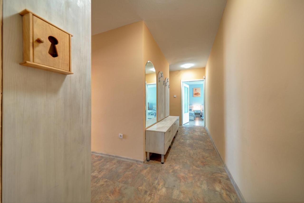 Daisy - 3 Room And Kitchen Apartment In Lazur Burgas Exteriör bild
