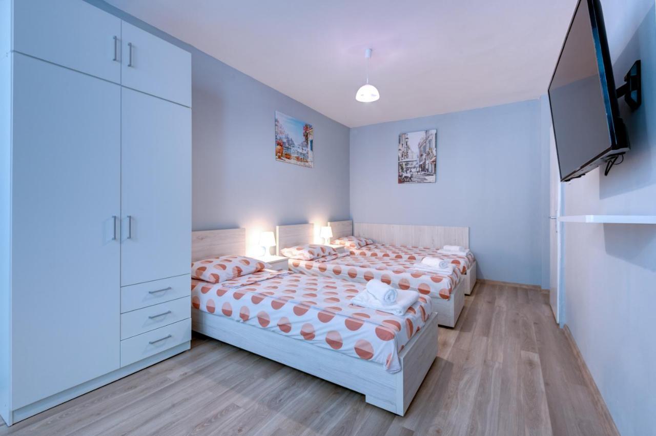 Daisy - 3 Room And Kitchen Apartment In Lazur Burgas Exteriör bild