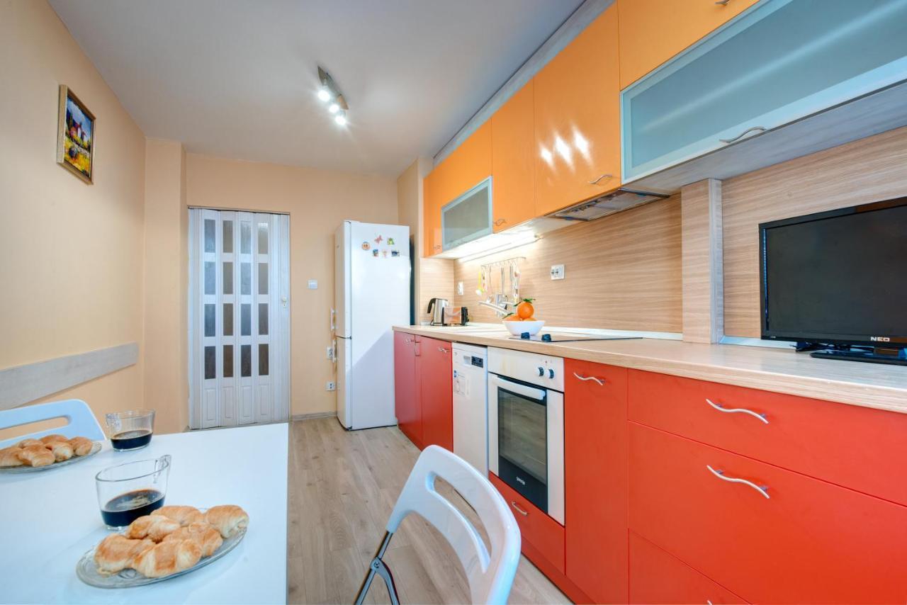 Daisy - 3 Room And Kitchen Apartment In Lazur Burgas Exteriör bild
